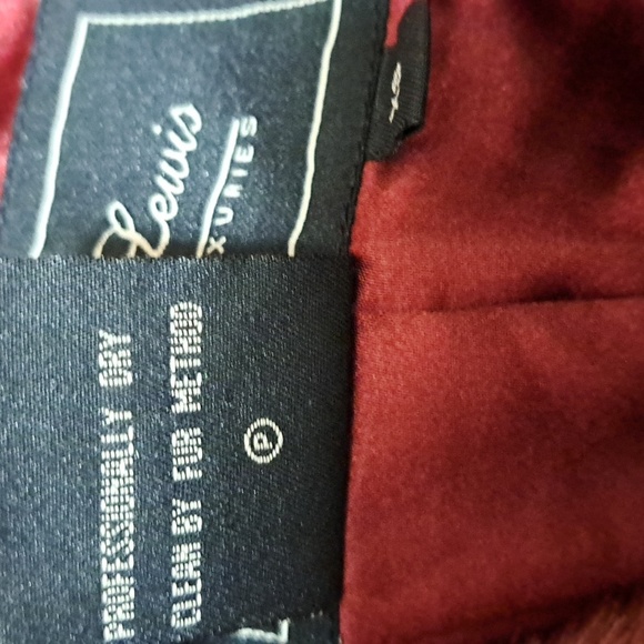 Terry Lewis Classic Luxuries Faux Fur ruffle detail Burgundy Jacket Size XS - Picture 8 of 13